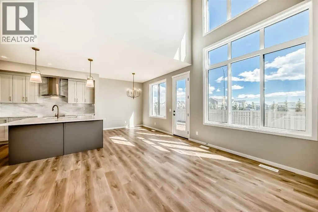 103 Mercado Crescent SE