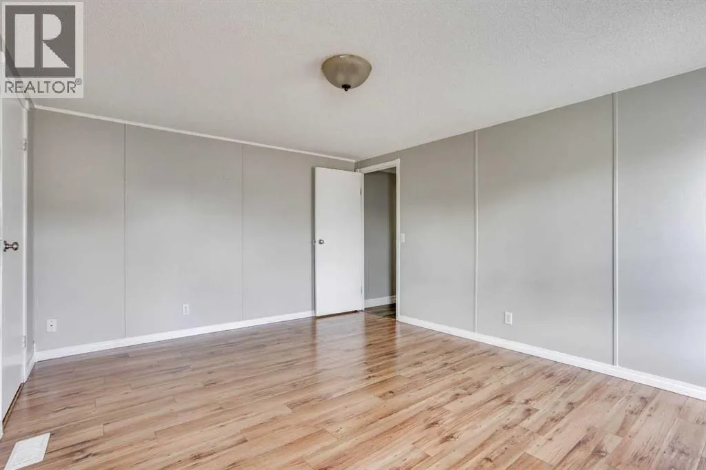 252 Grandview Crescent