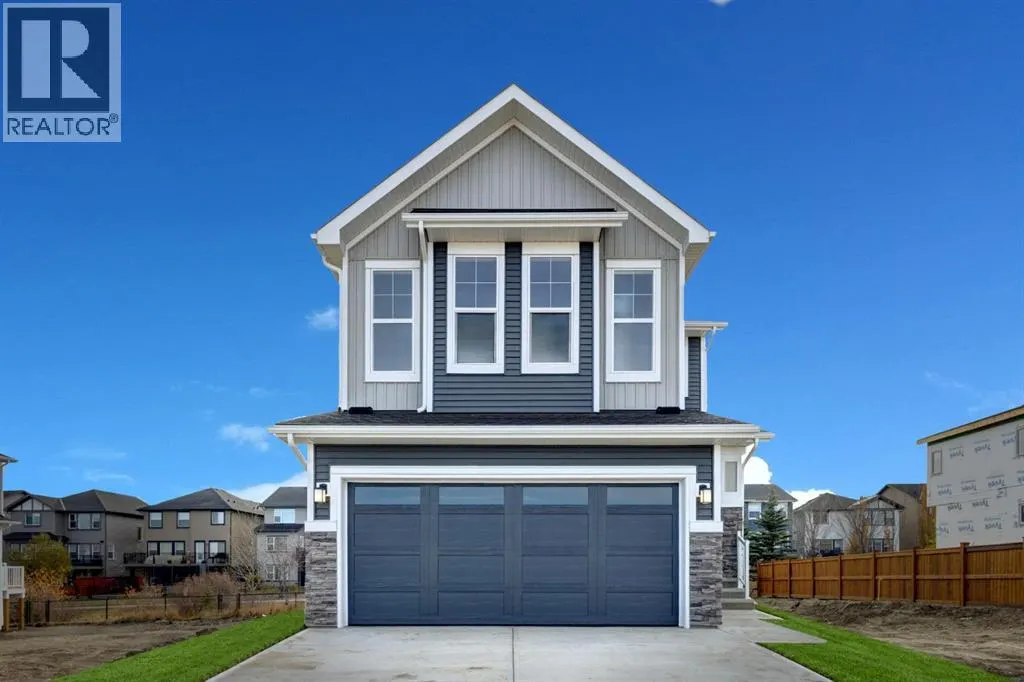 243 Silver Spruce Grove SW