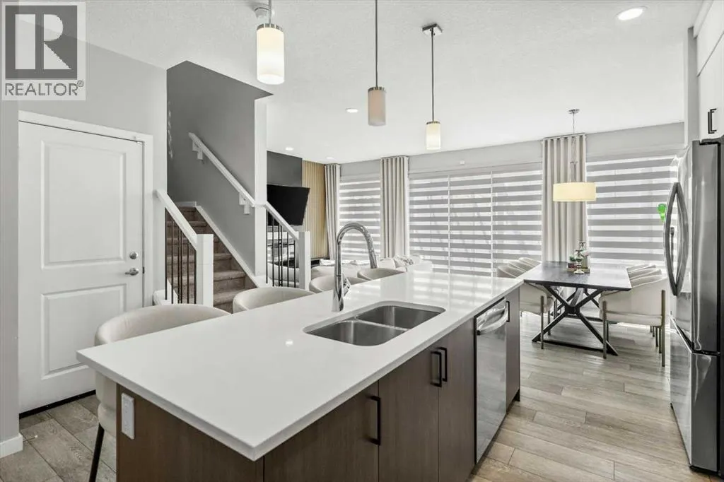 243 Silver Spruce Grove SW