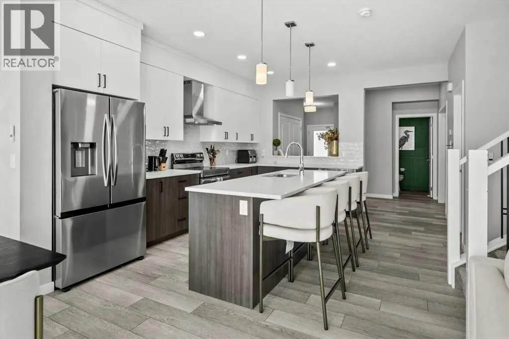 243 Silver Spruce Grove SW