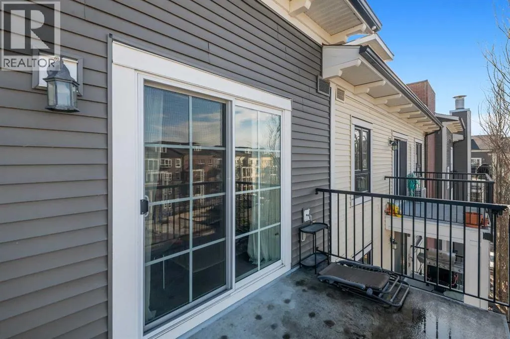 1403, 279 Copperpond Common SE