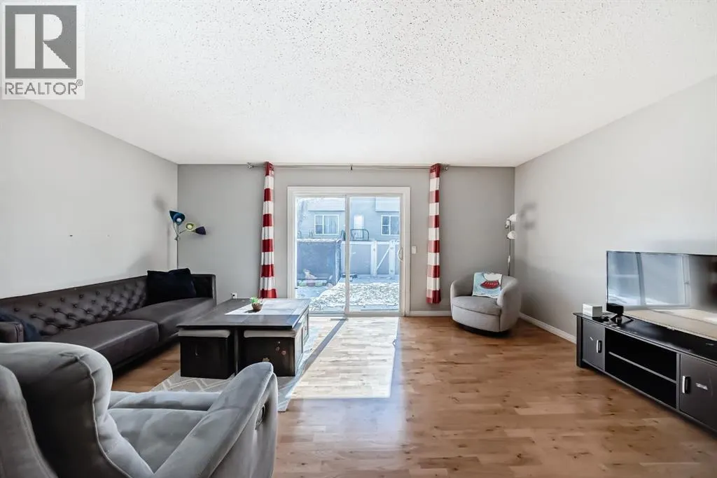 702, 9930 Bonaventure Drive SE