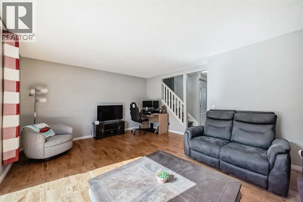 702, 9930 Bonaventure Drive SE