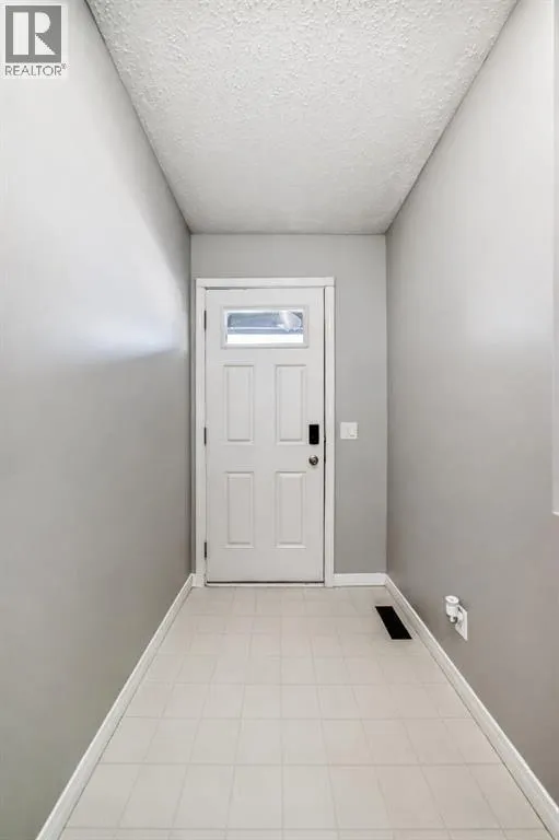 702, 9930 Bonaventure Drive SE