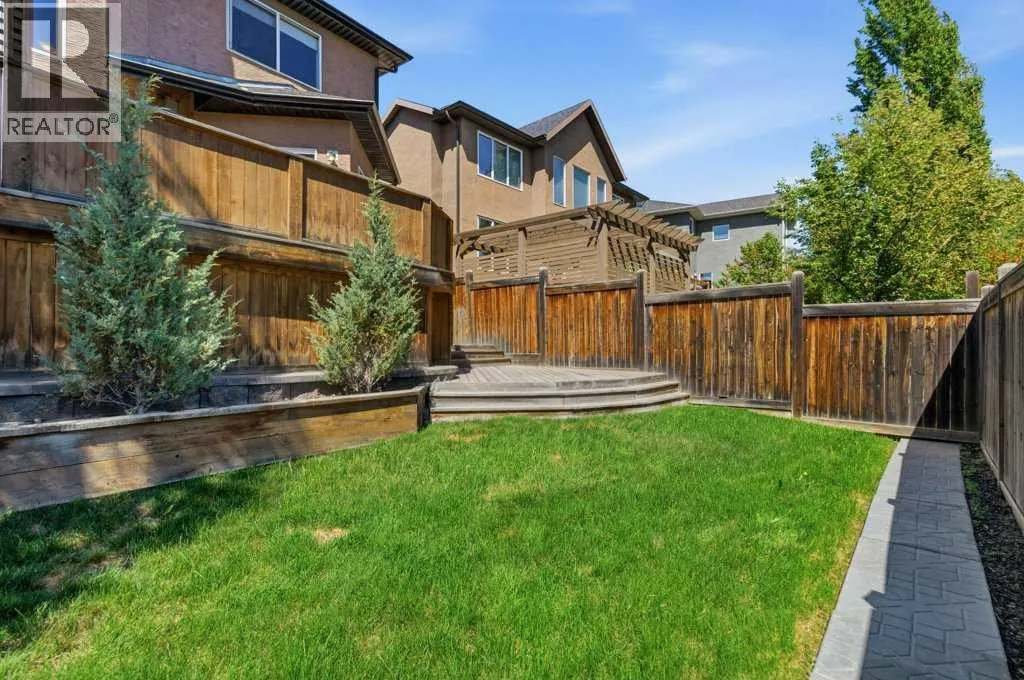 23 Aspen Stone Crescent SW