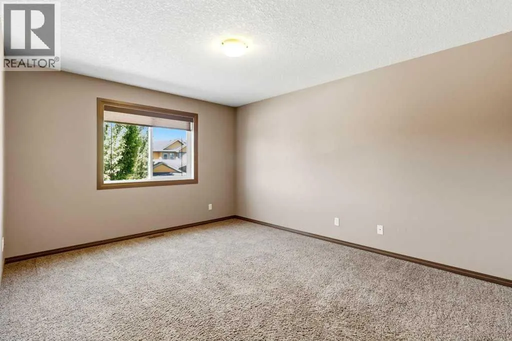 23 Aspen Stone Crescent SW