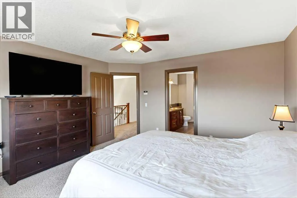 23 Aspen Stone Crescent SW