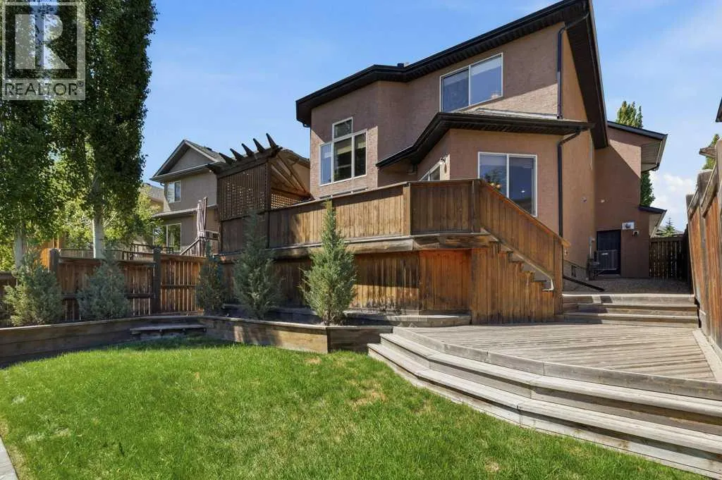 23 Aspen Stone Crescent SW