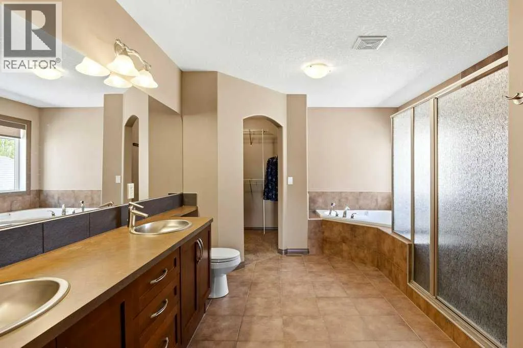 23 Aspen Stone Crescent SW