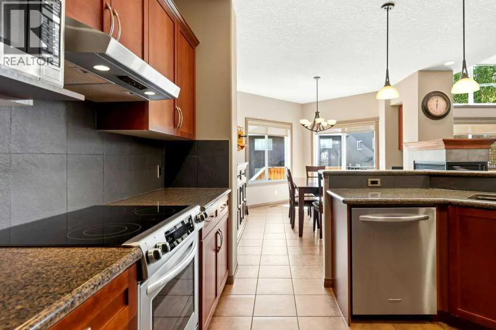 23 Aspen Stone Crescent SW