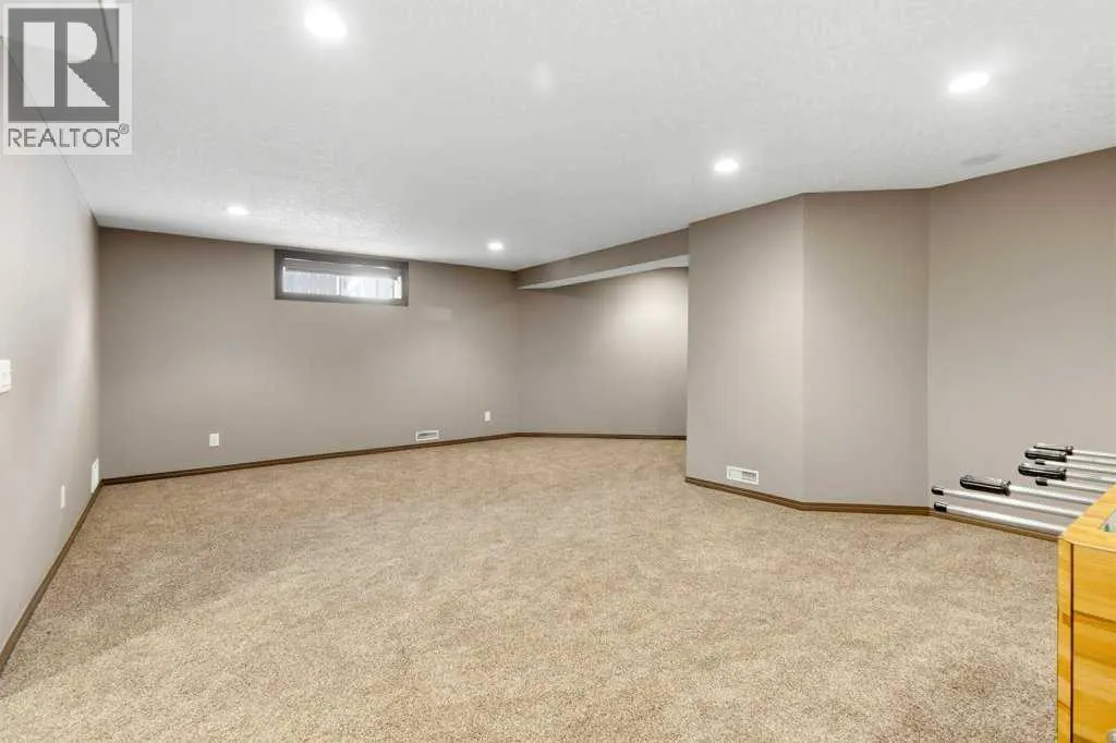 23 Aspen Stone Crescent SW