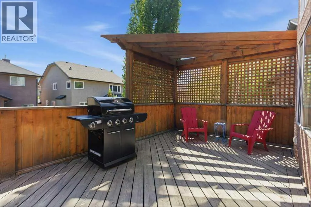 23 Aspen Stone Crescent SW