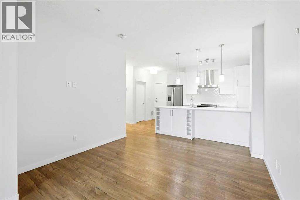 212, 122 Mahogany Centre SE