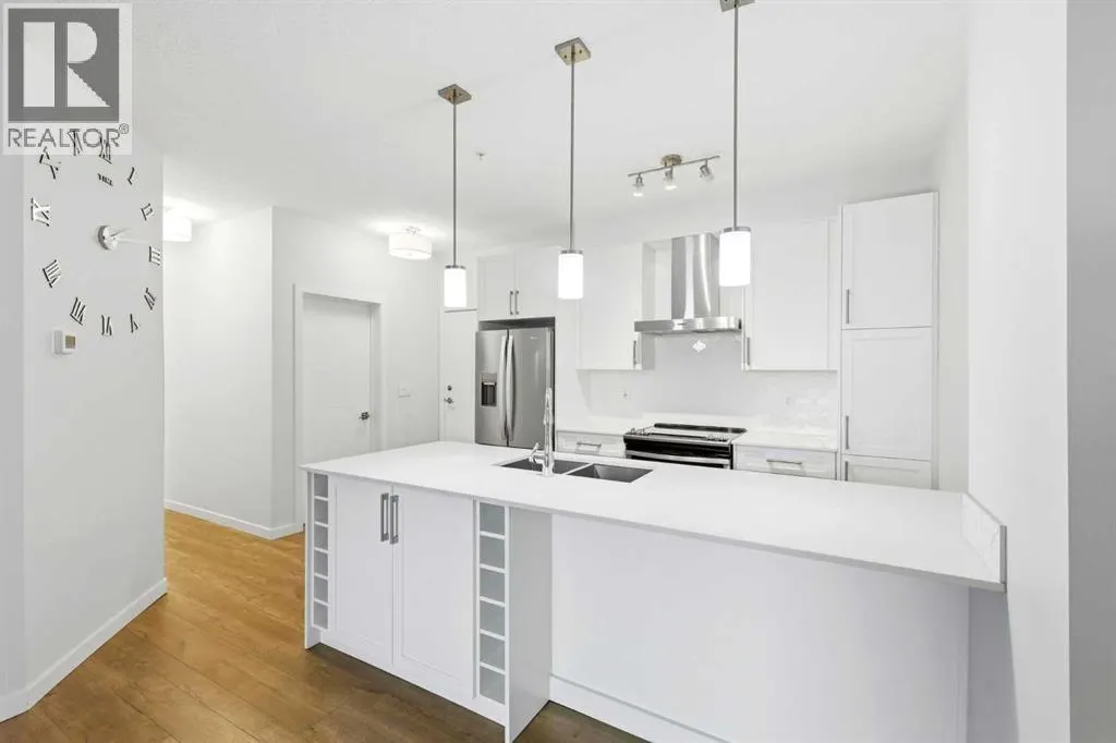 212, 122 Mahogany Centre SE
