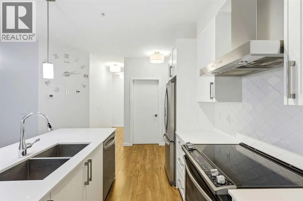 212, 122 Mahogany Centre SE