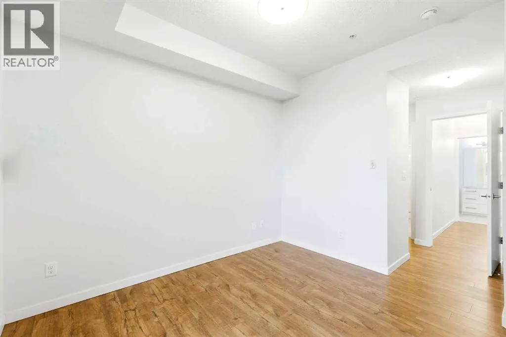 212, 122 Mahogany Centre SE
