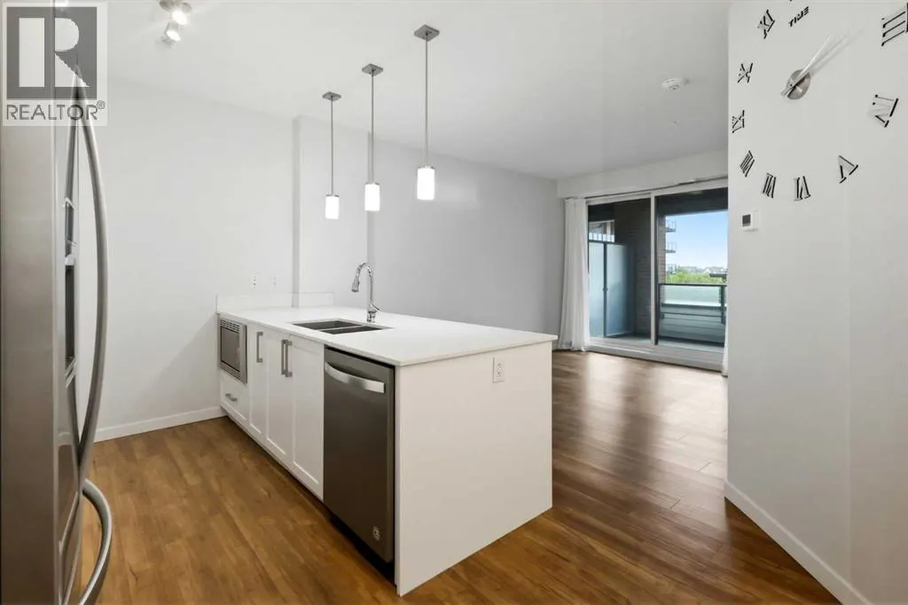 212, 122 Mahogany Centre SE