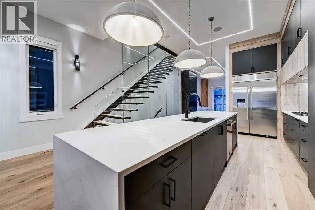 1904 13 Street SW