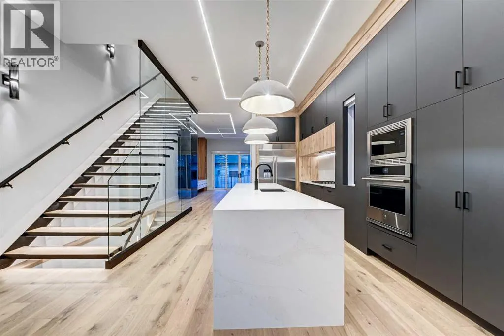 1904 13 Street SW