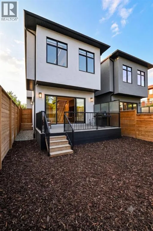 1904 13 Street SW