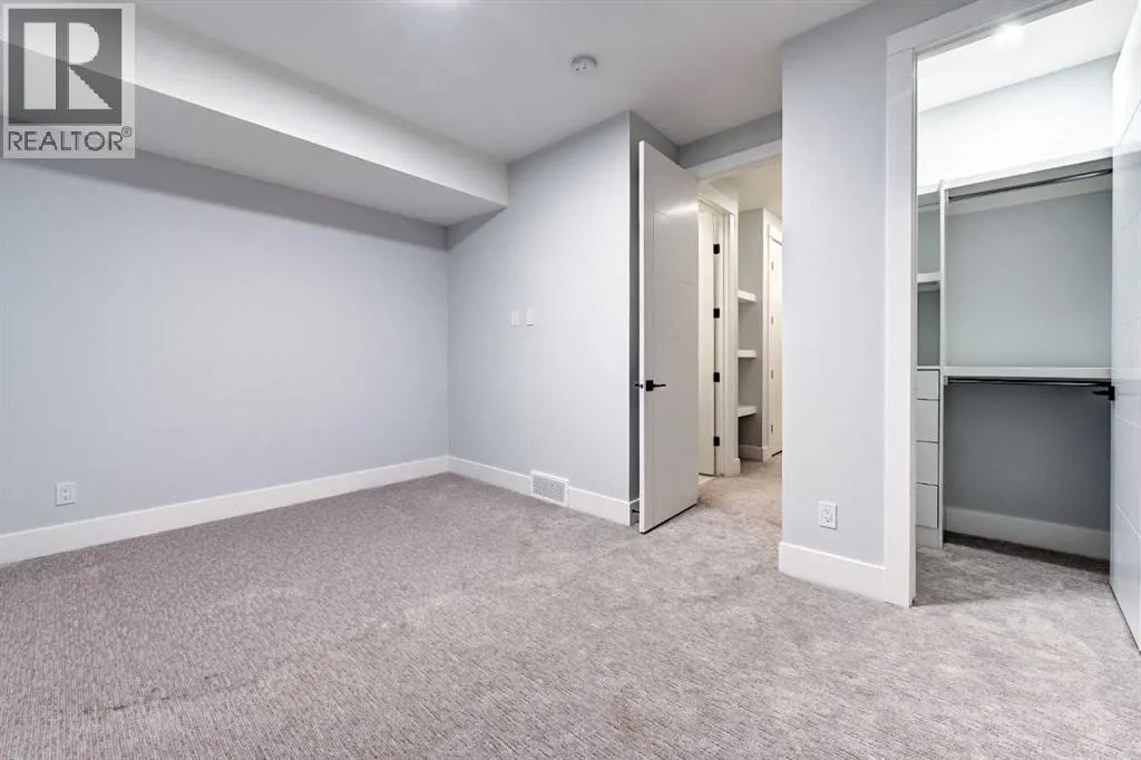 1904 13 Street SW