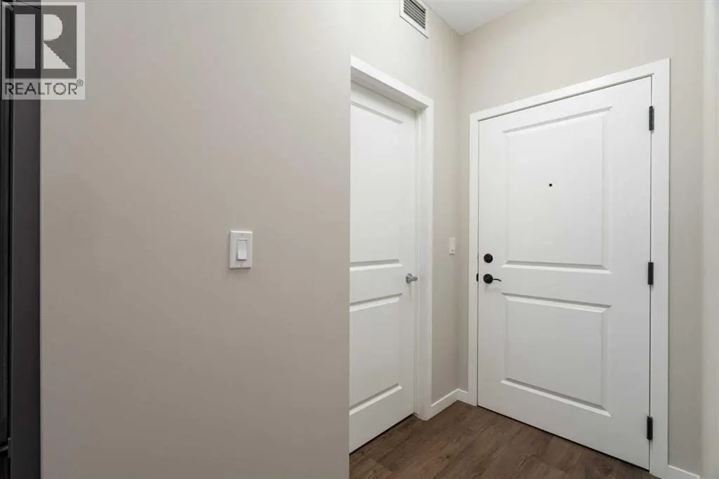 112, 30 Mahogany Mews SE