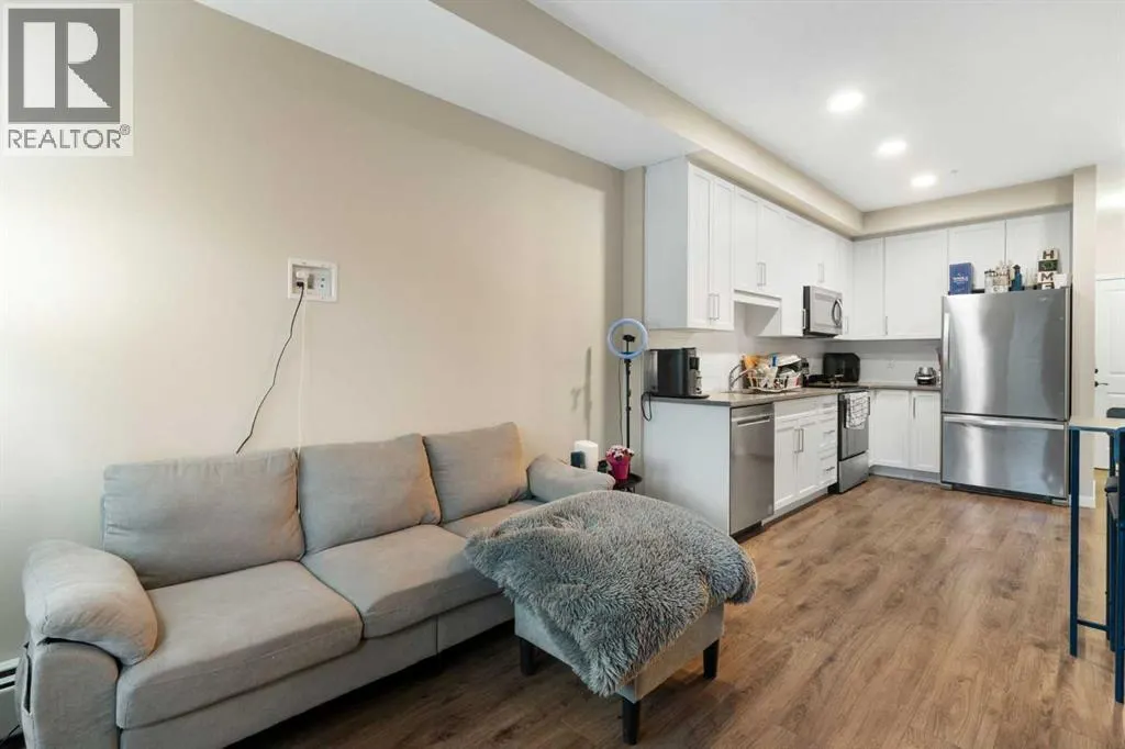 112, 30 Mahogany Mews SE