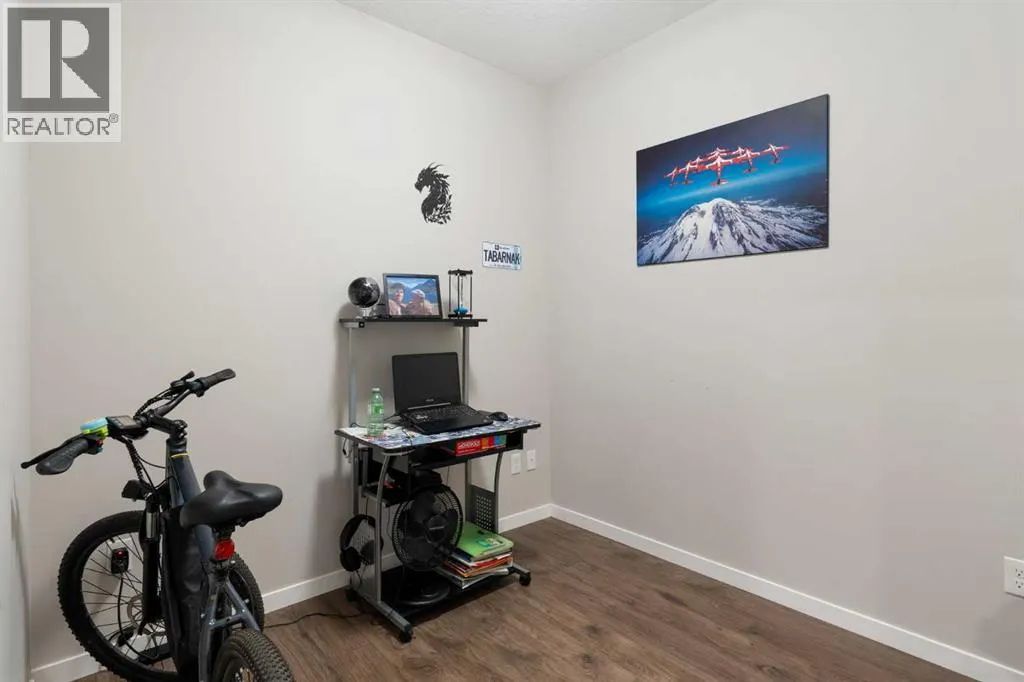 112, 30 Mahogany Mews SE