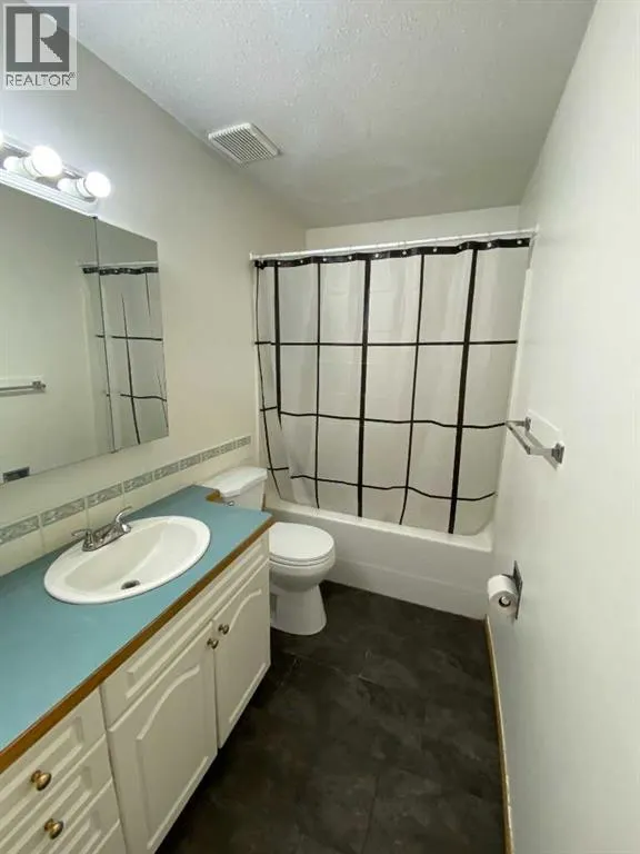 52 Upland Drive W