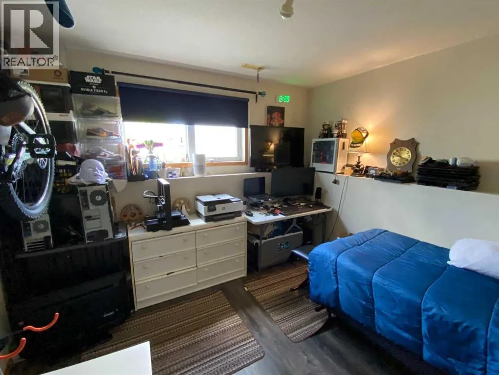 52 Upland Drive W