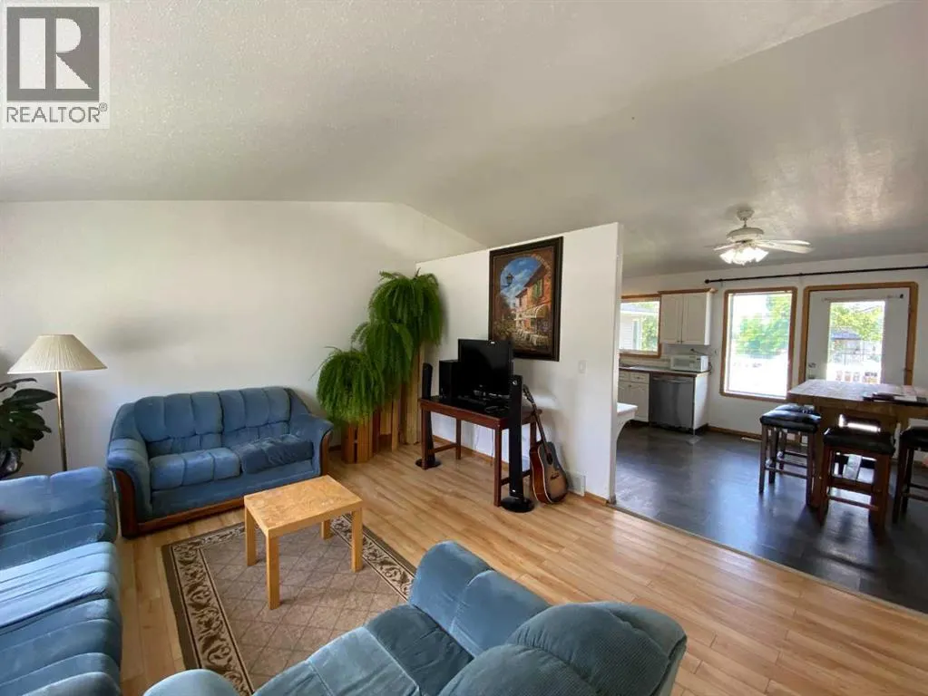 52 Upland Drive W