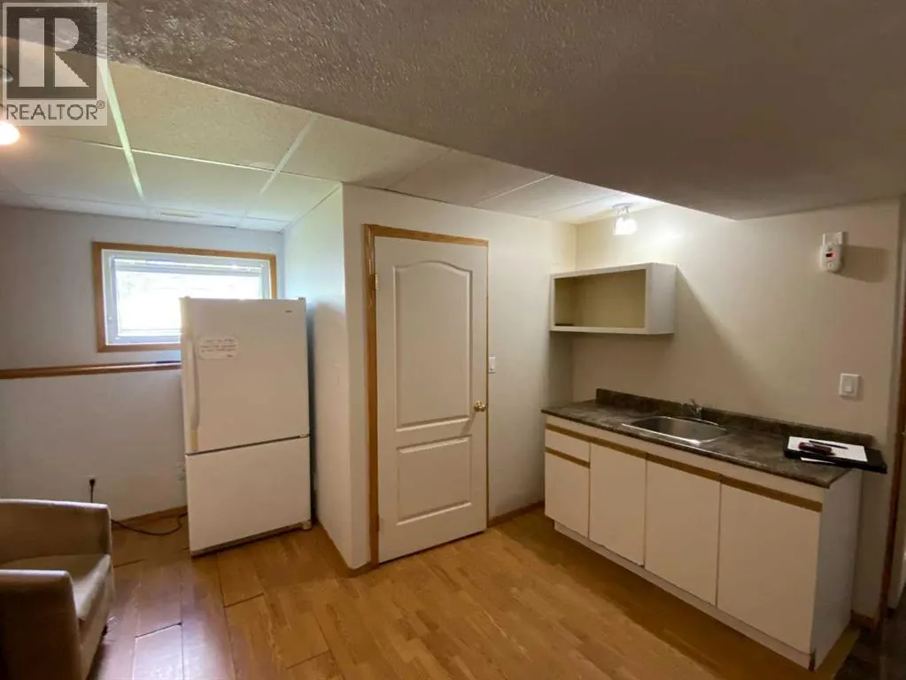 52 Upland Drive W