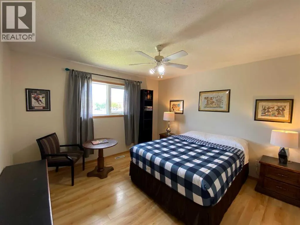 52 Upland Drive W