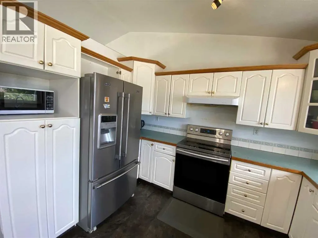 52 Upland Drive W