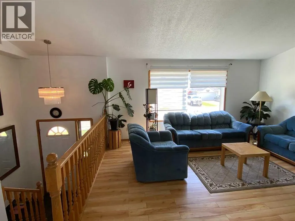 52 Upland Drive W