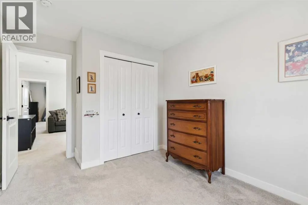 198 Legacy Reach Crescent SE