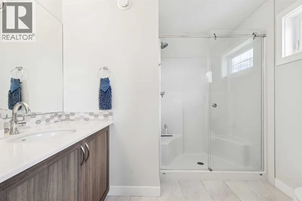 198 Legacy Reach Crescent SE