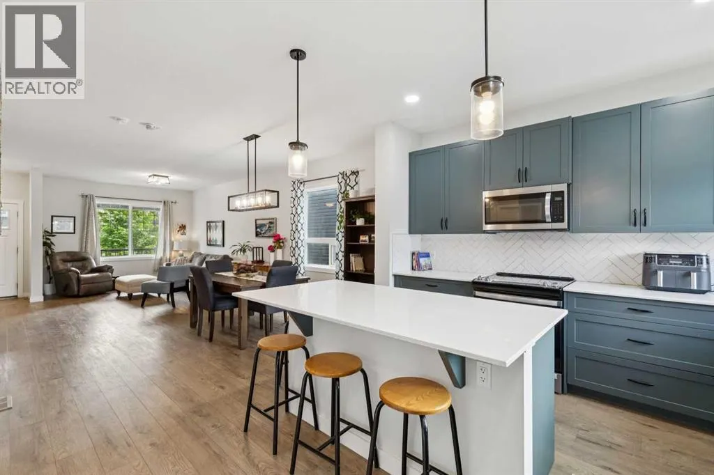 198 Legacy Reach Crescent SE