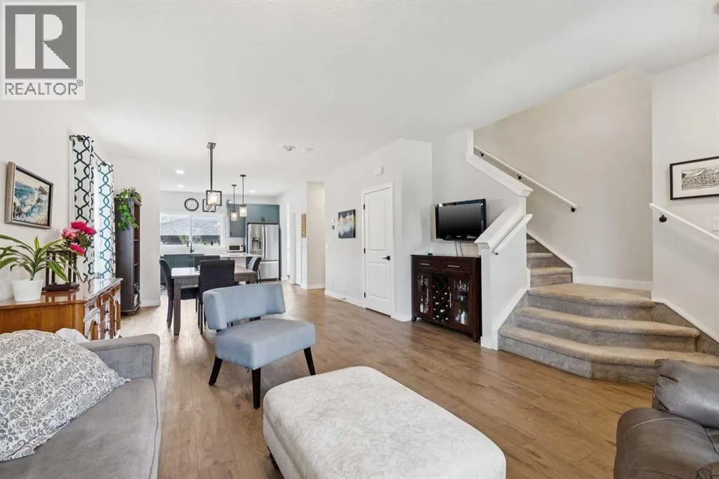 198 Legacy Reach Crescent SE