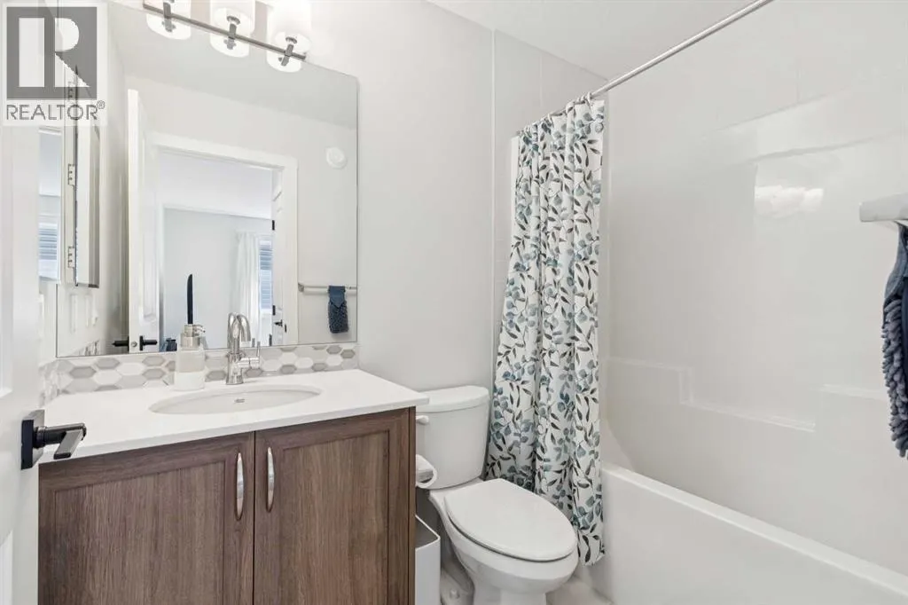 198 Legacy Reach Crescent SE