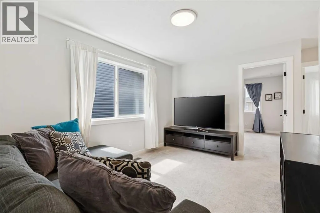 198 Legacy Reach Crescent SE