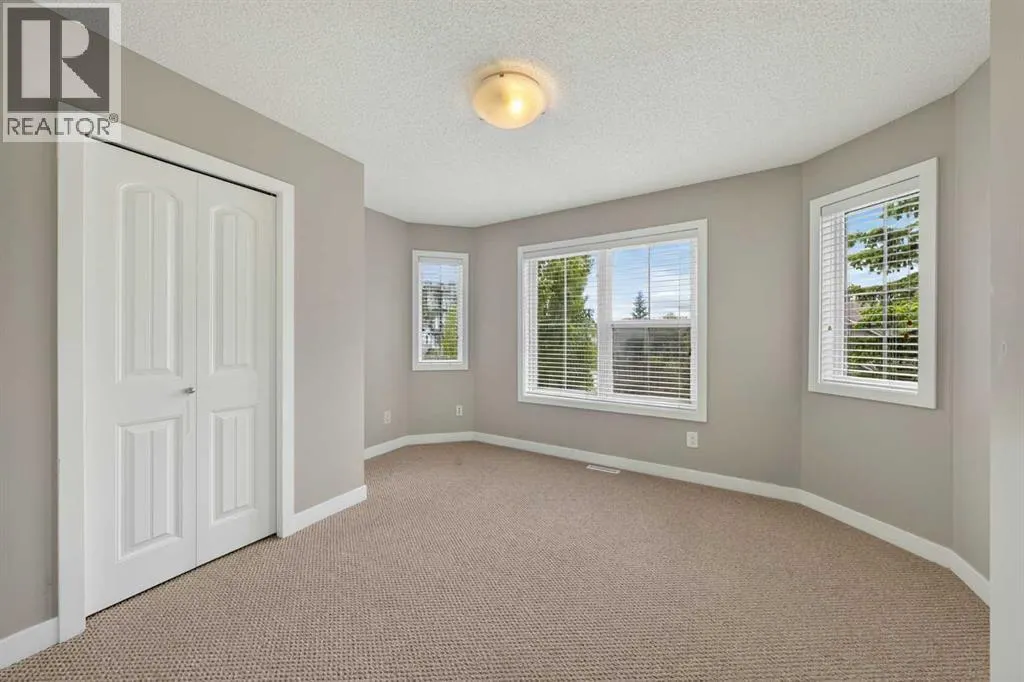 161 Everoak Gardens SW