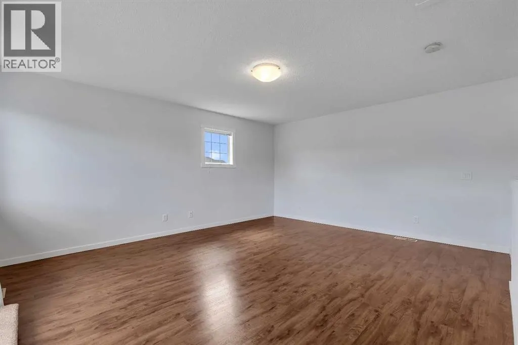 237 Cranbrook Square SE