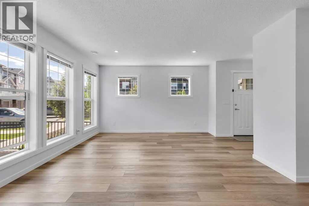 237 Cranbrook Square SE