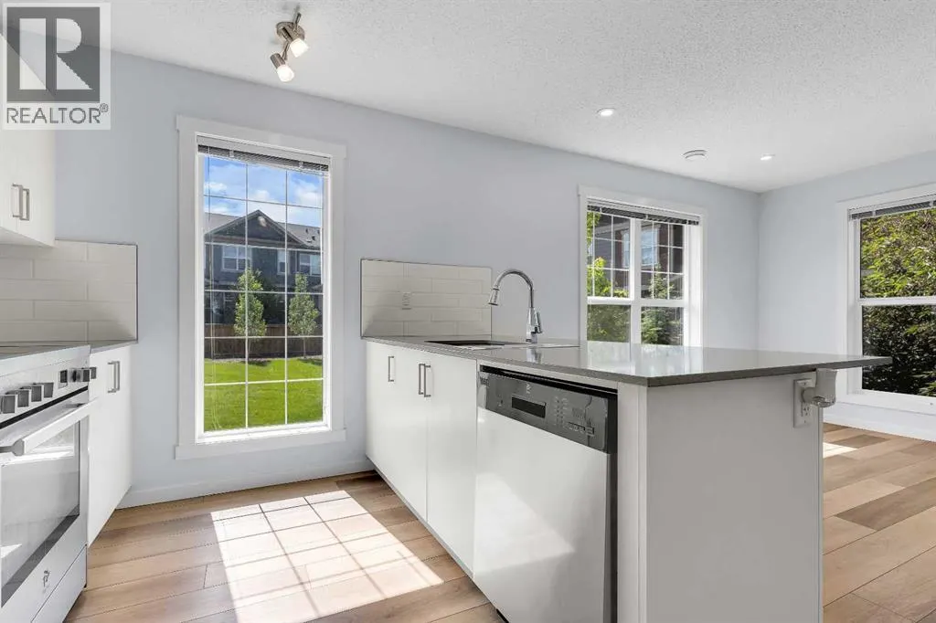237 Cranbrook Square SE