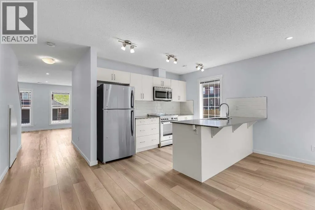 237 Cranbrook Square SE