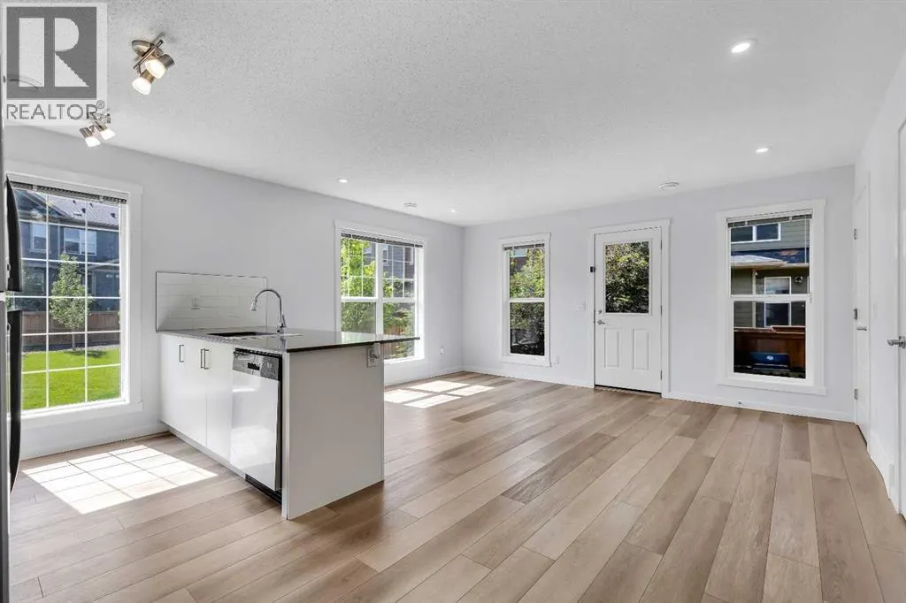 237 Cranbrook Square SE