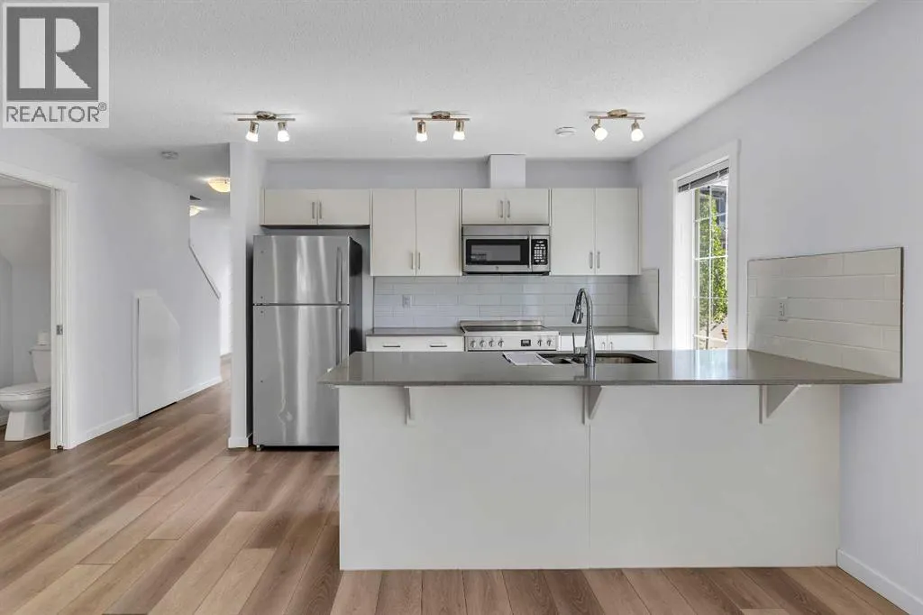 237 Cranbrook Square SE