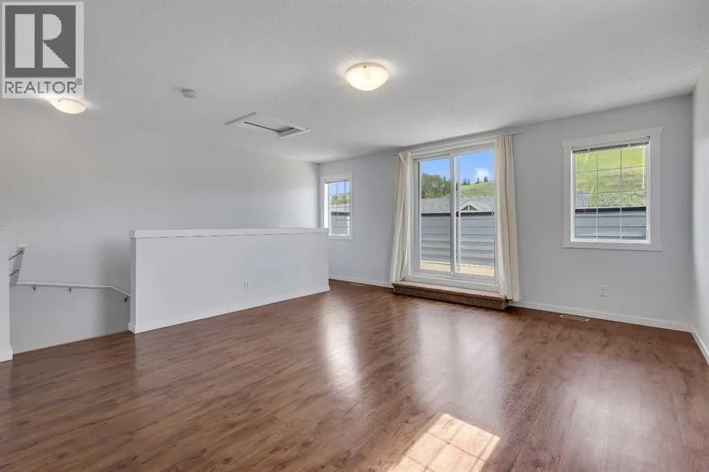 237 Cranbrook Square SE